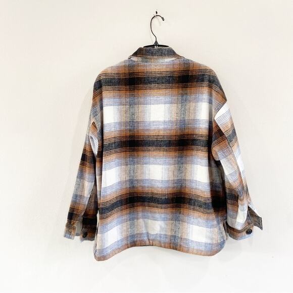 Elan | Riley Plaid Shacket - Picture 4 of 11